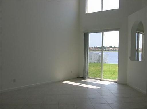 4th image of 5730 Place Lake Dr