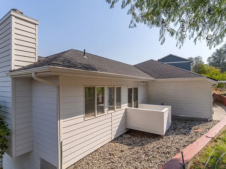 301 Canyon Pl — Photo 21