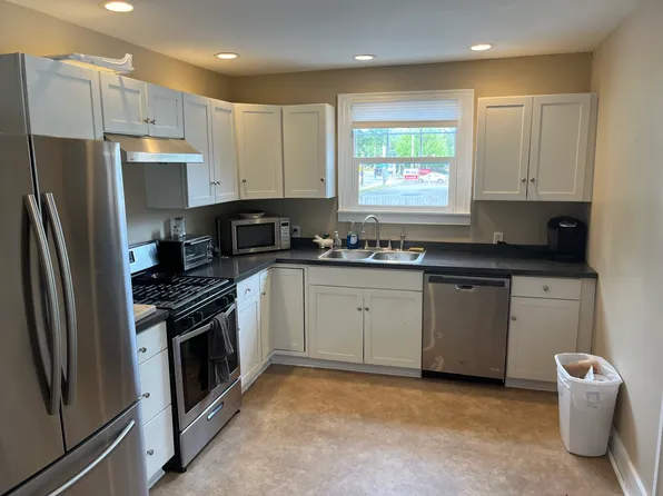 (undisclosed Address), East Aurora, NY 14052