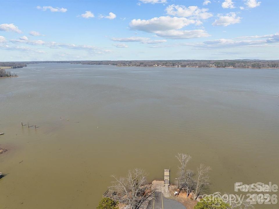 2nd image of 0 Sailboat Dr