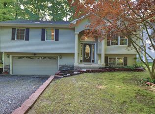 261 Shingle Mill Dr, Drums, PA 18222