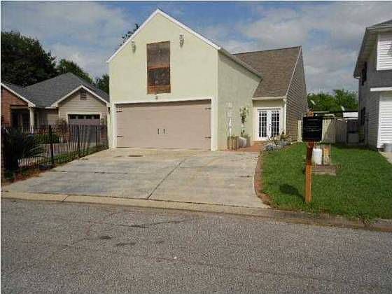1st image of 214 Woodoak Cir