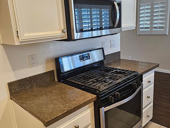 Kitchen Stove and Microwave