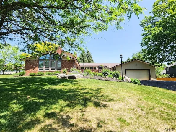 4815 Hyde Rd, Manlius, NY 13104