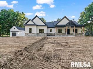 7667 Minder Rd, Rochester, IL 62563