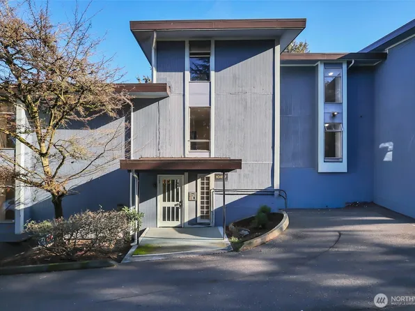 10457 DES MOINES MEMORIAL Drive S #302, Seattle, WA 98168