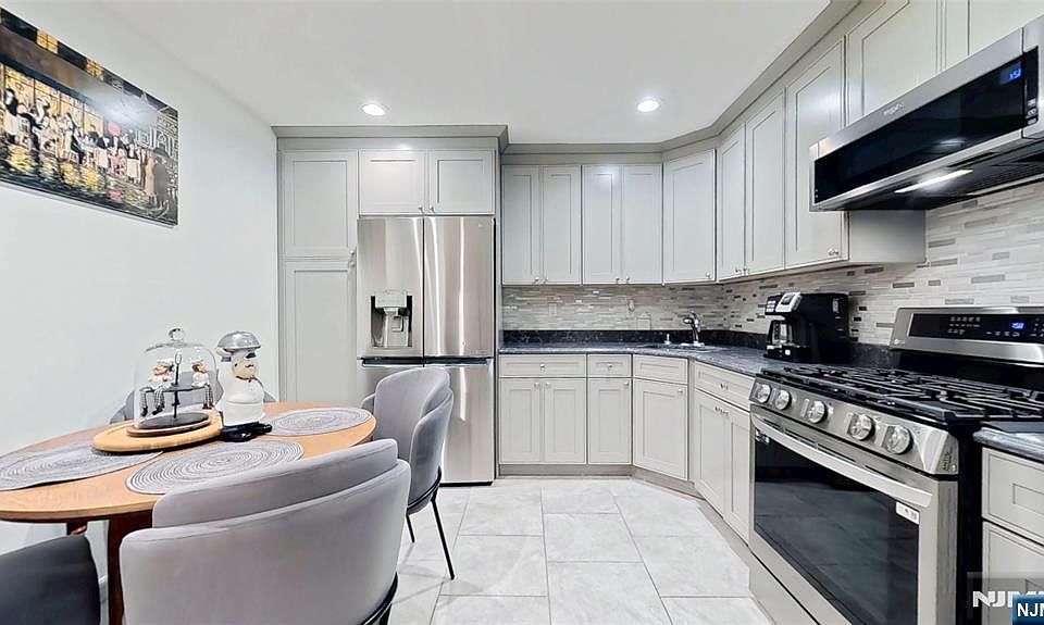 1st image of 366 Cottonwood Way