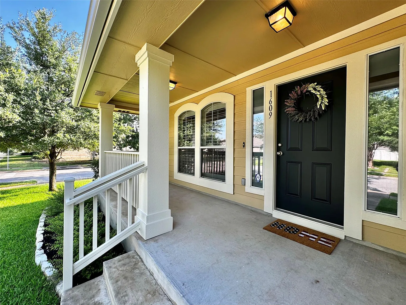 3 bed, 2.0 bath, 1785 sqft, $2,495 — Photo 3