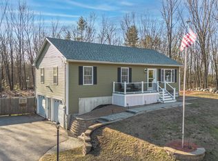 54 Cross Rd, Sandown, NH 03873