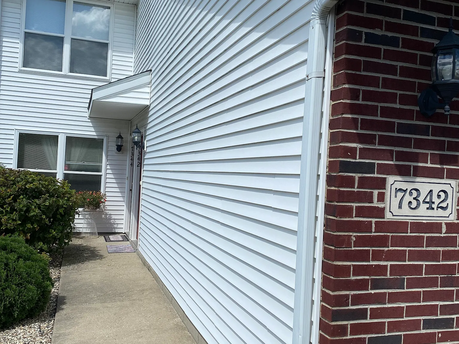 2 bed, 1300 sqft, $1,500 — Photo 4