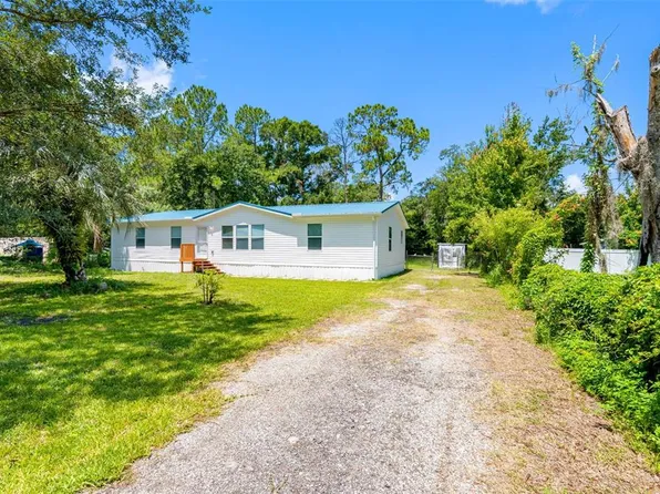 6847 Woodsman Dr, Zephyrhills, FL 33544