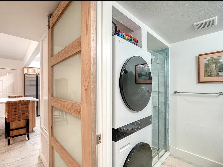 631 N Orange Ave #107 — Photo 16