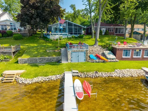 620 Lane 330 Big Otter Lk, Fremont, IN 46737