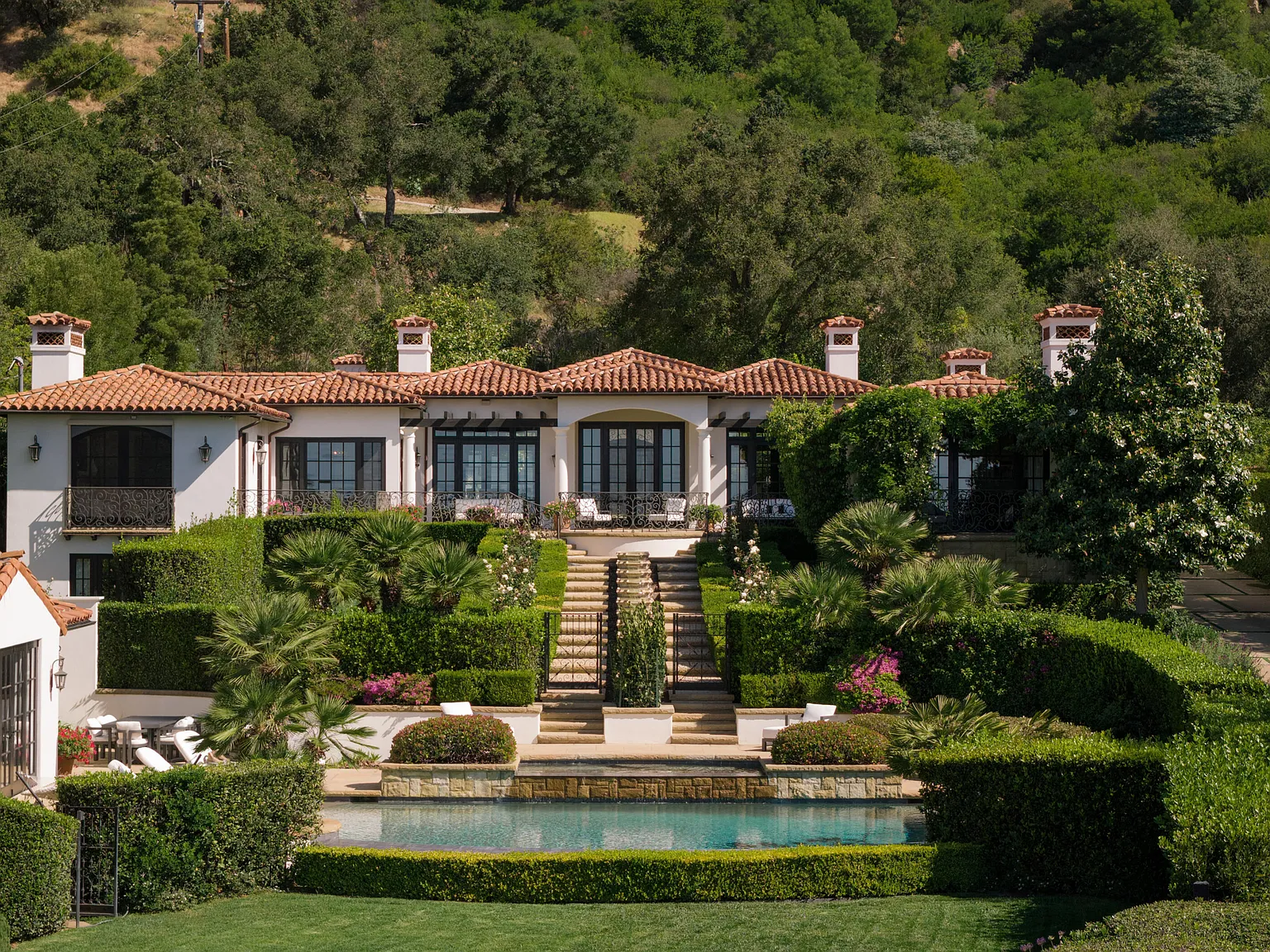 7 bed, 9.5 bath, 7987 sqft, $75,000 — Photo 1
