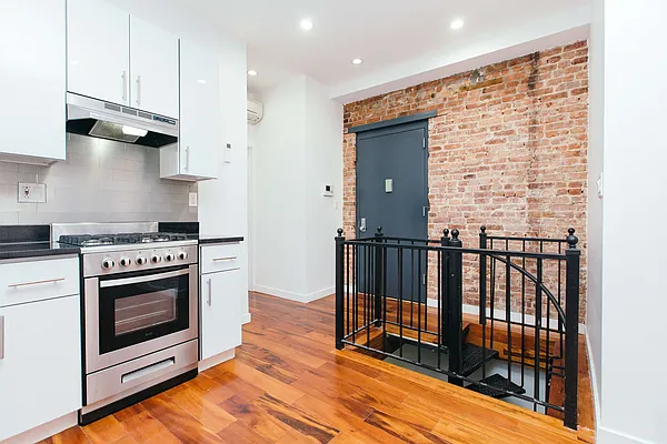 Rented by Nooklyn NYC LLC | media 1