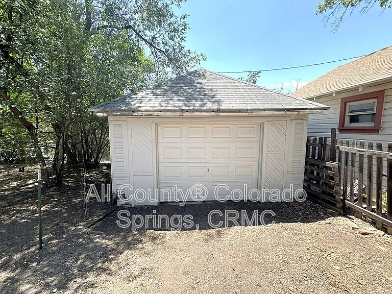 811 E Kiowa St — Photo 24