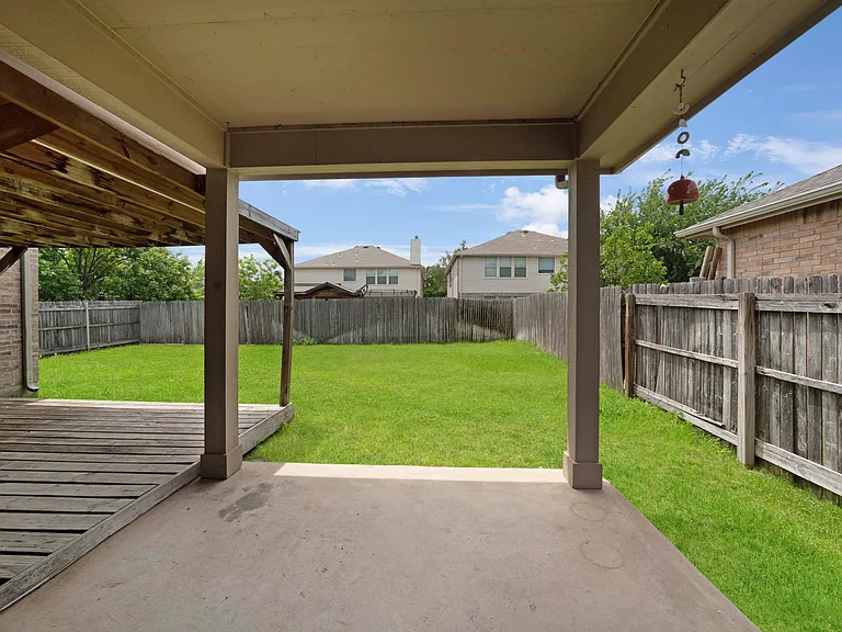 2105 Arthur St — Photo 26