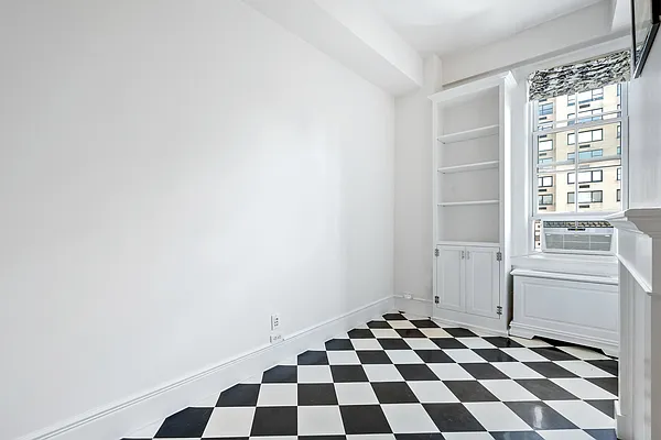 Sold by Compass | media 18