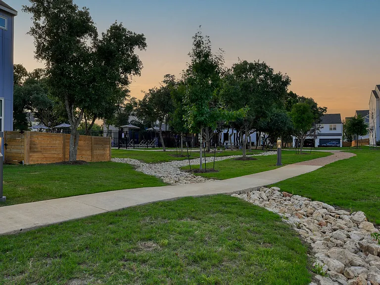Farm Haus Luxury Rental Homes — Photo 13