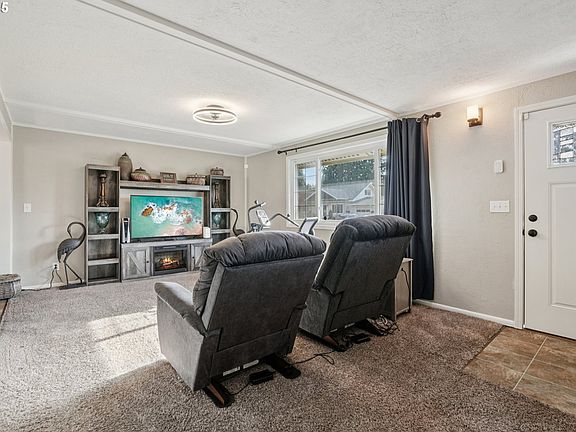 4th image of 9308 NE 73rd St