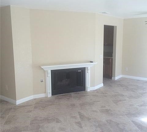 3rd image of 1810 N Vineyard D Ave