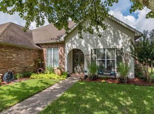 107 Habersham Dr, Youngsville, LA 70592