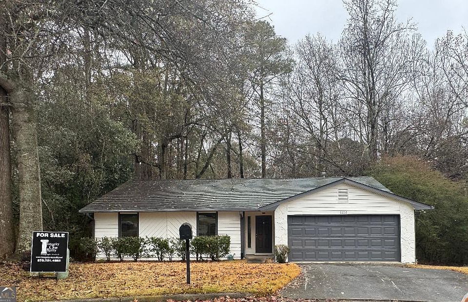 1st image of 2202 Lowtrail Ct