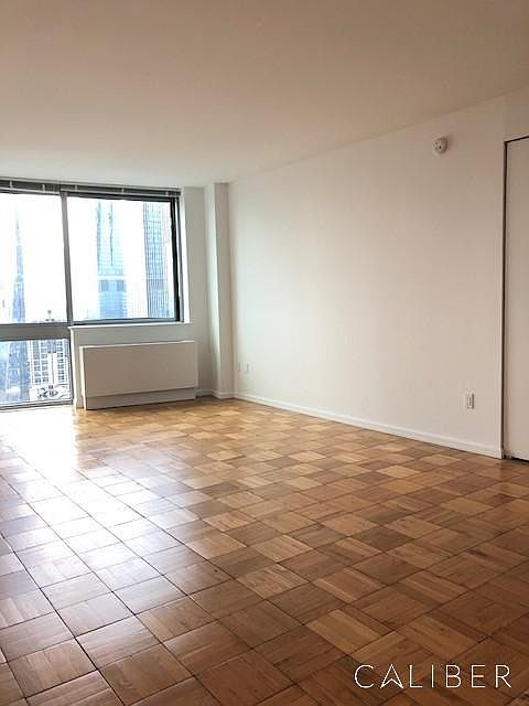 1st image of 505 W 37th St APT 4006