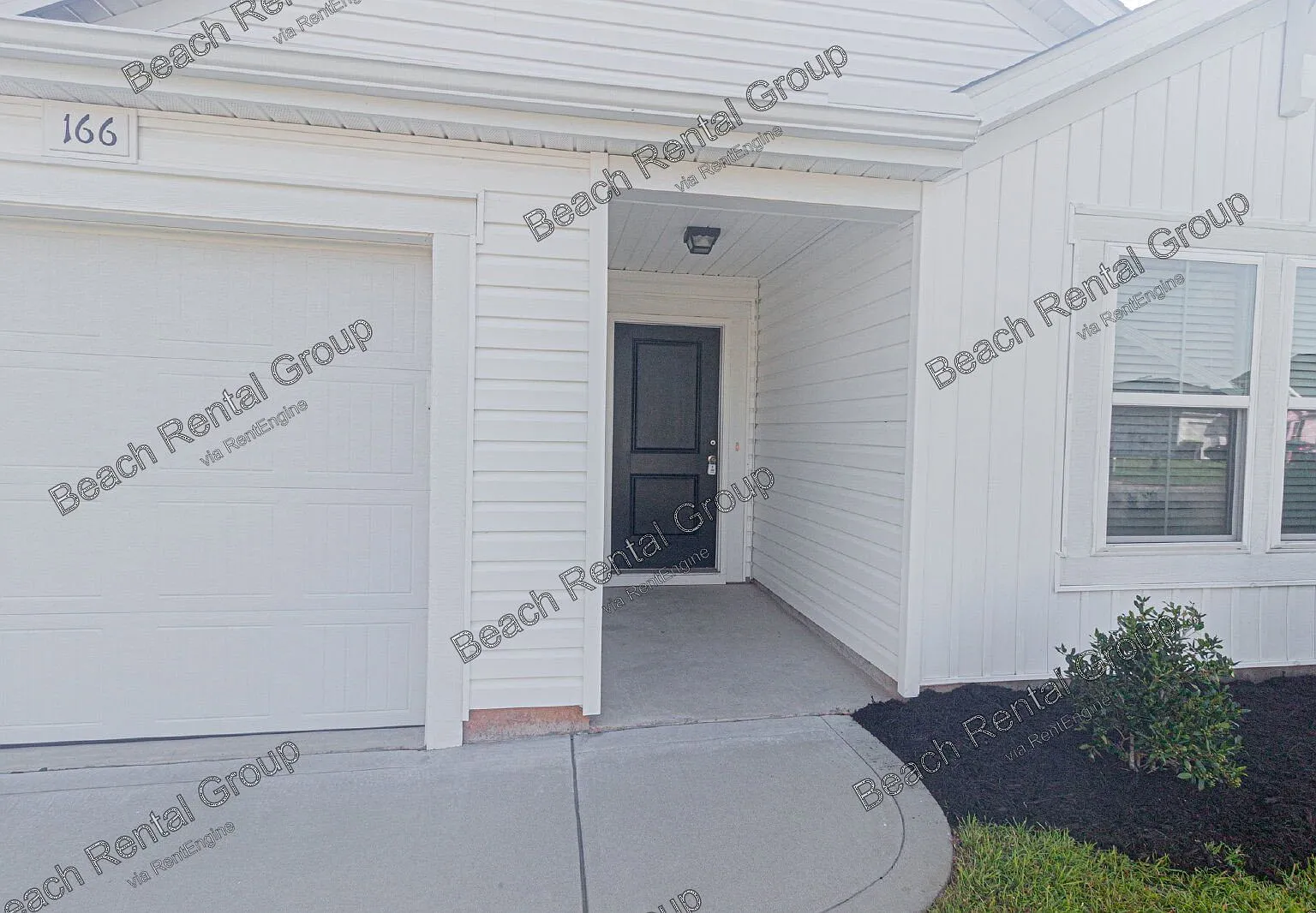 3 bed, 2.0 bath, 1600 sqft, $1,900 — Photo 3