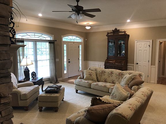 3rd image of 1010 Kennedy Ln