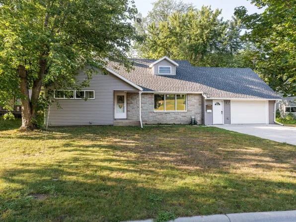 712 E Mount Faith Ave, Fergus Falls, MN 56537