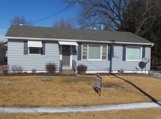 422 W Perry St, Pittsfield, IL 62363