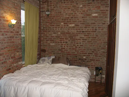 Rented by Rapid Realty Cobble Hill | media 32
