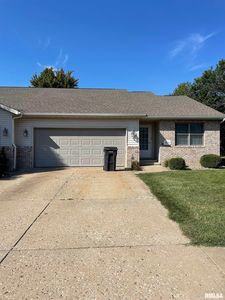 2113 Mount Vernon Dr, Pekin, IL, 61554