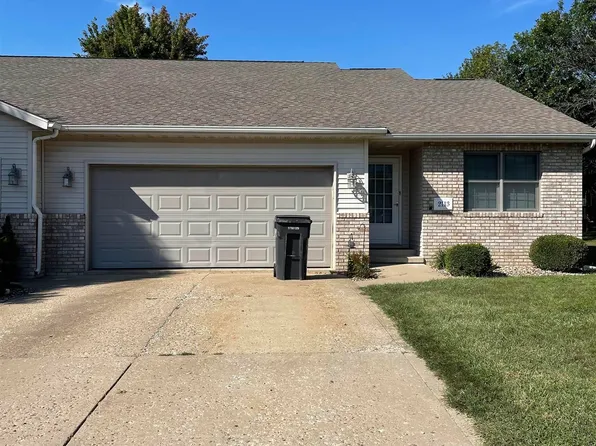 2113 Mount Vernon Dr, Pekin, IL 61554