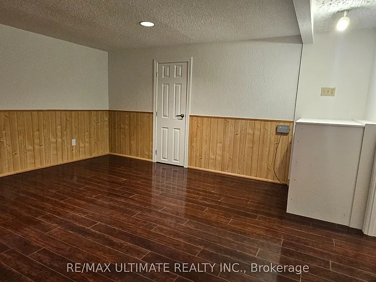136 Rustic Rd #BASEMENT — Photo 12