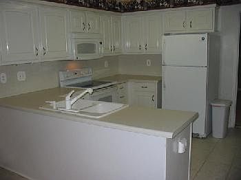 4th image of 1359 Christiana Dr