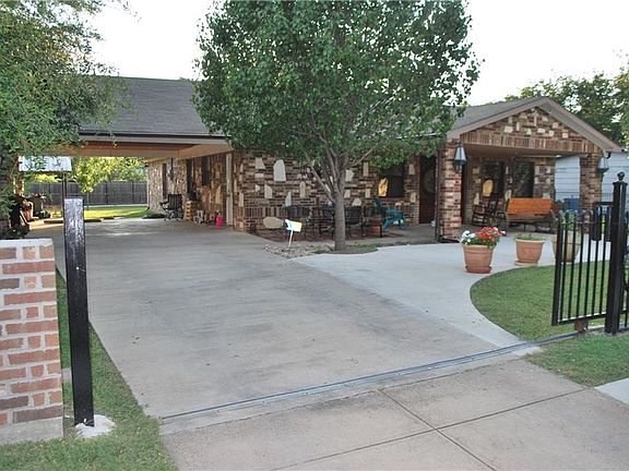 2nd image of 1211 Lanemar Dr