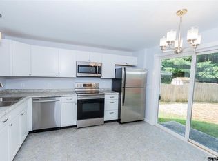 105 Arrow Wood Pl, Malta, NY 12020
