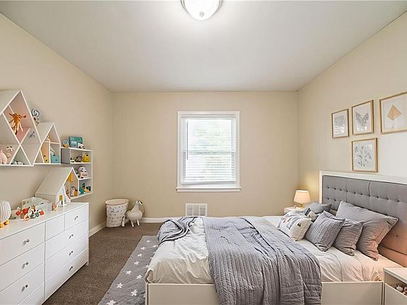 3rd image of 3185 Bluebird Ln