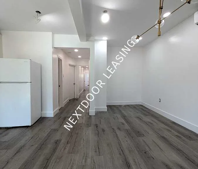 28 E 47th St #1M — Photo 6