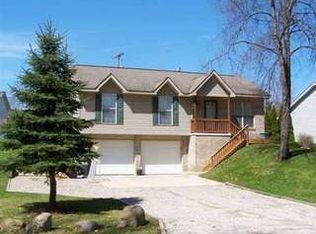 7455 Garland Ave, Brighton, MI 48116