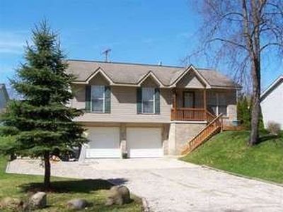 7455 Garland Ave, Brighton, MI, 48116