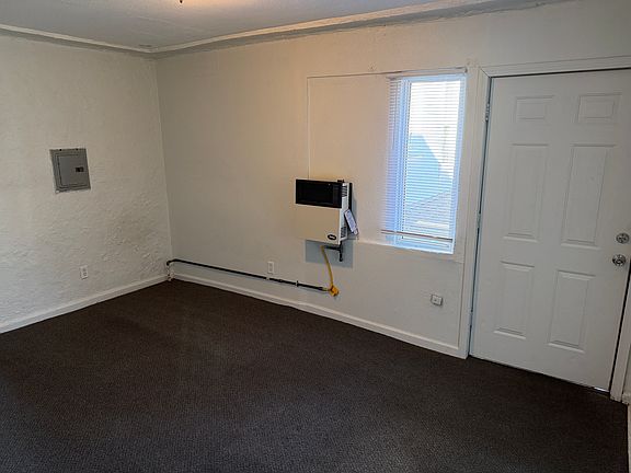 3rd image of 837 Underwood Ave APT 3
