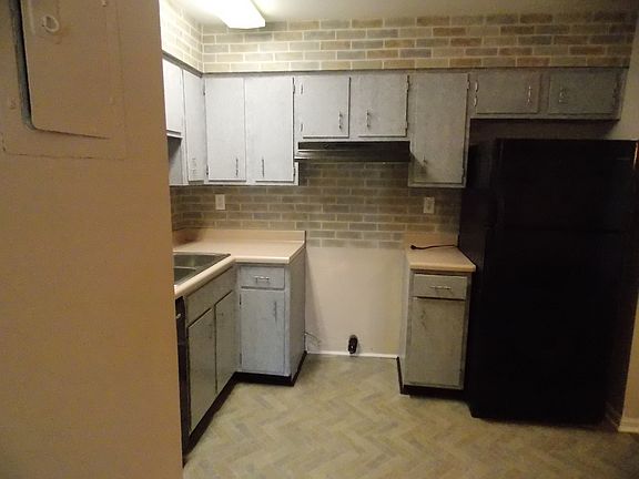 2nd image of 510 Logsdon Ct
