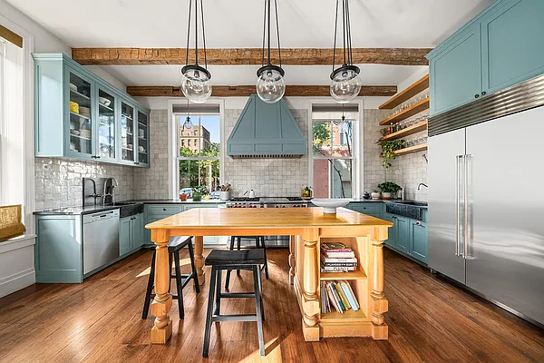 Sold by Douglas Elliman | media 10