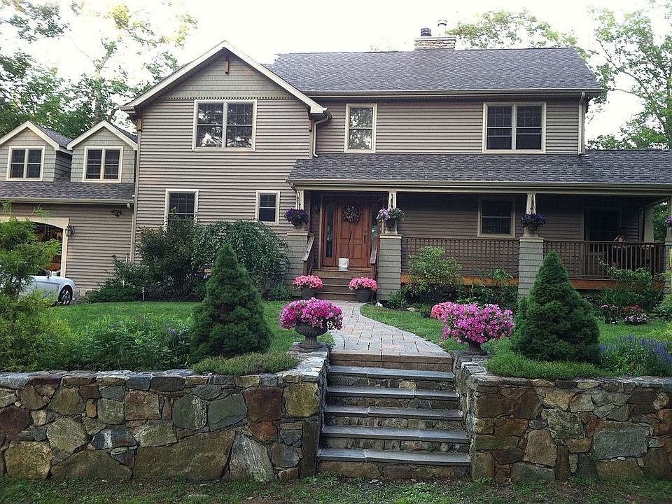 1st image of 34 Sylvan Dr