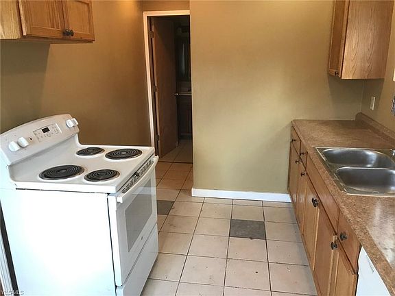 5th image of 5025 Nathan Ave