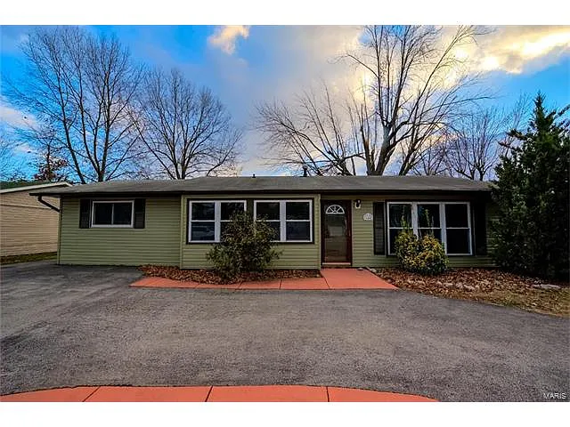 644 Albers Ln photo 1
