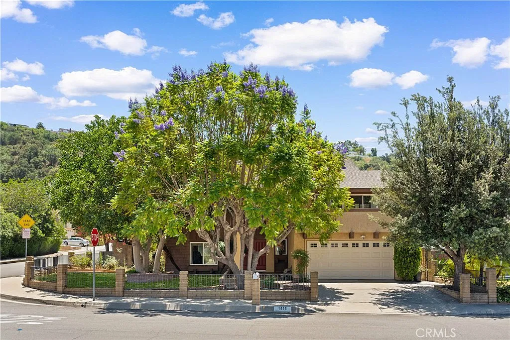4 bed, 2252 sqft, $4,500 — Photo 1
